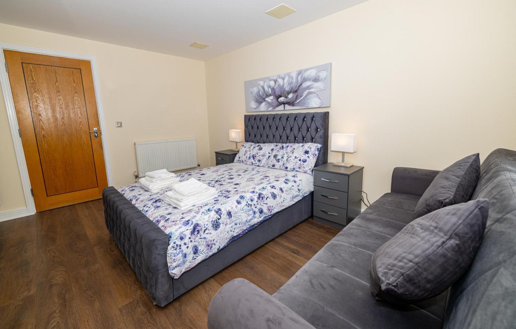 Two Bed Apartment Near Canary Wharf London Exterior photo